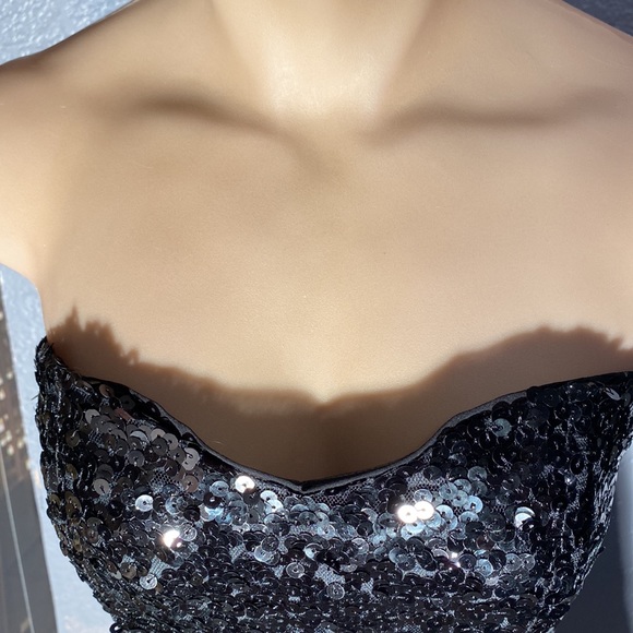 URBAN OUTFITTERS - NWT - romper shorts: sequins, mesh, zip, stretch back - S - Picture 7 of 16